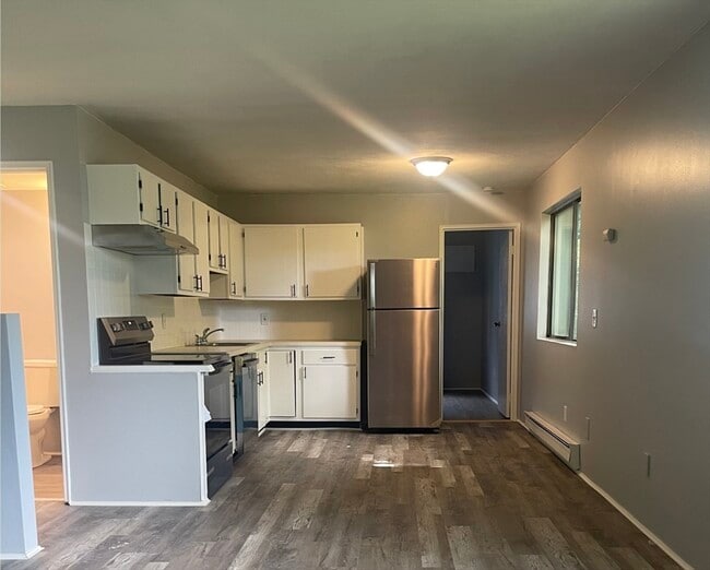 8 New Plainville Rd in New Bedford, MA - Building Photo - Building Photo
