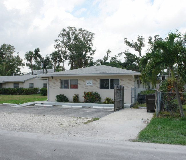 Pirita Apartments in Fort Lauderdale, FL - Foto de edificio - Building Photo