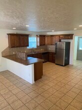 200 W Crosby St in Sour Lake, TX - Building Photo - Building Photo