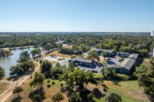 Lakeside Apartments in Taylor, TX - Building Photo