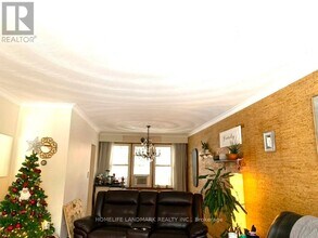 860 Francis Rd in Burlington, ON - Building Photo - Building Photo