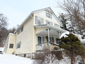 147 Millbrook Ave in Randolph, NJ - Building Photo