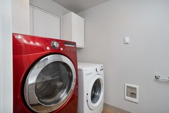 12031 SE Foster Rd in Portland, OR - Building Photo - Building Photo