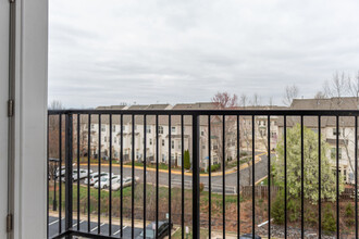 Commons at Potomac Square in Sterling, VA - Building Photo - Building Photo