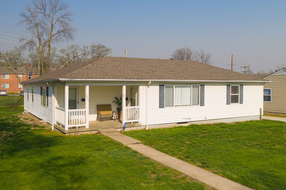 Roseland Court Luxury Duplexes in Kansas City, MO - Building Photo