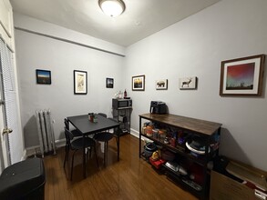 6948 N Ashland Ave, Unit 2E in Chicago, IL - Building Photo - Building Photo