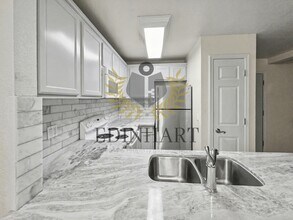 2909 Huntington Blvd in Fresno, CA - Foto de edificio - Building Photo