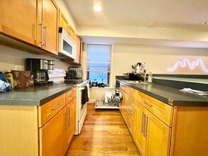 108 Hammond St, Unit 1 in Boston, MA - Building Photo - Building Photo