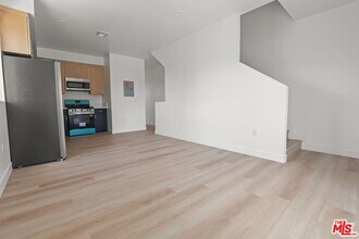 1265 Browning Blvd in Los Angeles, CA - Building Photo - Building Photo