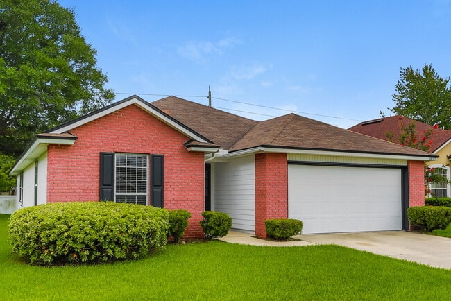 1832 Northglen Cir in Middleburg, FL - Building Photo - Building Photo