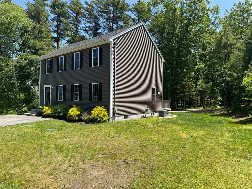 59 Wenham Rd in Carver, MA - Building Photo