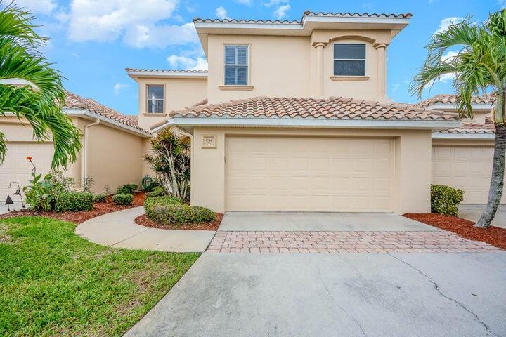 525 Siena Ct in Satellite Beach, FL - Building Photo