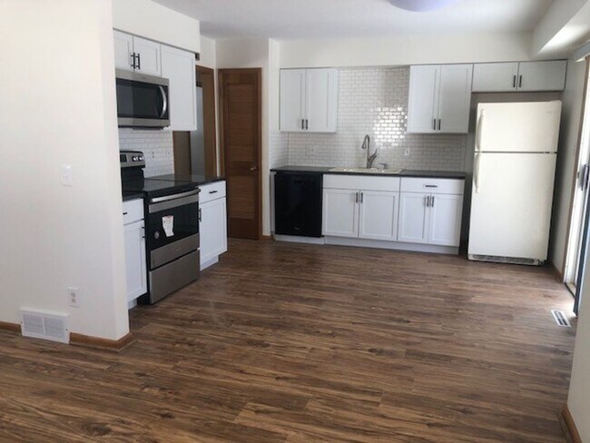 1122 33rd St in West Des Moines, IA - Building Photo - Building Photo