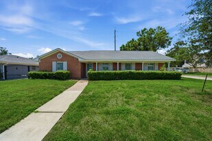 6323 Cindy Ln in Houston, TX - Building Photo
