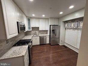 7802 Byrds Nest Pass in Annandale, VA - Building Photo - Building Photo