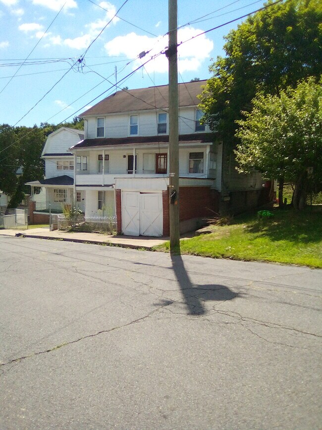 67 Coal St Apartments and Nearby Glen Lyon Apartments For Rent Glen