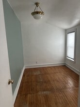 222 Pine St, Unit 222A in Sheboygan Falls, WI - Foto de edificio - Building Photo