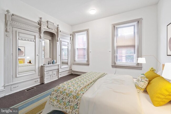 property at 2118 N Carlisle St