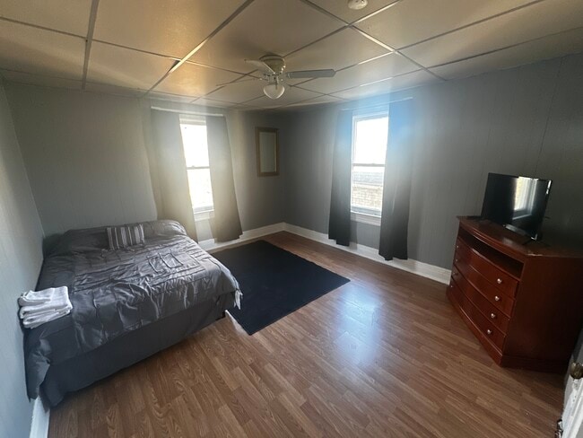 109 E Hampton St, Unit Front house in Staunton, VA - Building Photo - Building Photo