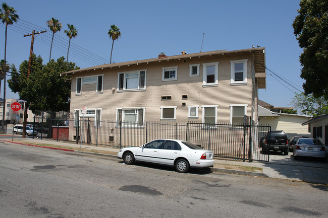 3106 San Marino St in Los Angeles, CA - Foto de edificio - Building Photo