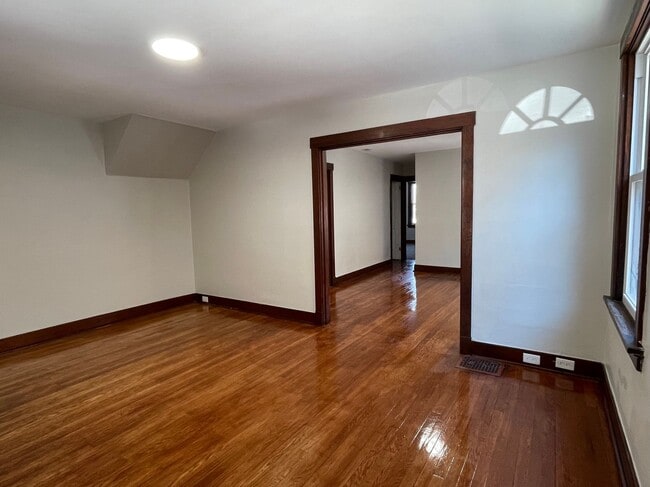 1155 Rebecca Ave-Unit -Unit 1 in Pittsburgh, PA - Building Photo - Building Photo