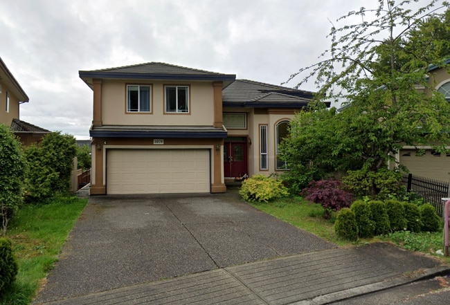 property at 3076 Fisher Ct
