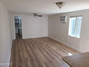 145 W Wickenburg Way in Wickenburg, AZ - Building Photo - Building Photo