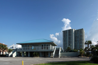 Tristan Towers in Gulf Breeze, FL - Building Photo - Building Photo