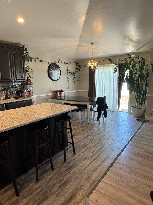 1557 S Henry Crk Rd E in Idaho Falls, ID - Building Photo - Building Photo