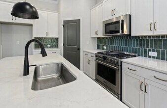 5918 Ardrey Kell Rd in Charlotte, NC - Building Photo - Building Photo