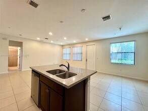 12585 NW 32nd Manor in Sunrise, FL - Building Photo - Building Photo