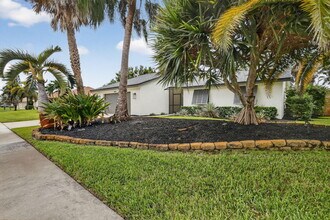 11294 Pine Valley Dr in Wellington, FL - Building Photo - Building Photo