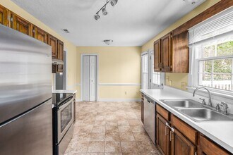 701 Sleepy Creek Dr in Durham, NC - Foto de edificio - Building Photo