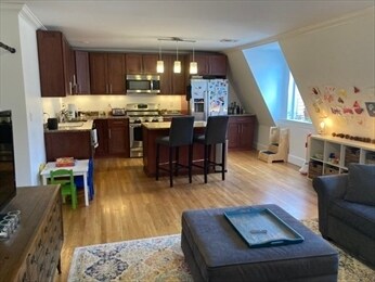 1798 Beacon St, Unit 3 in Brookline, MA - Foto de edificio