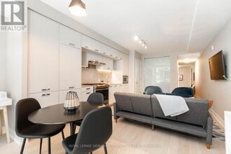 1331 Queen St E in Toronto, ON - Building Photo - Building Photo