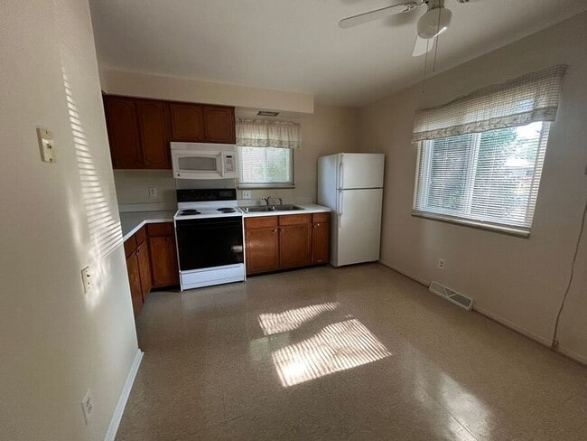 property at 248 E Drahner Rd