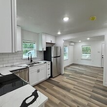 1704 Dalhart St in Dayton, TX - Building Photo - Building Photo