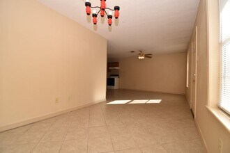 402 W Florida Ave in Ruston, LA - Foto de edificio - Building Photo