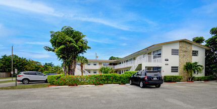 Cheryle in Lantana, FL - Building Photo - Building Photo