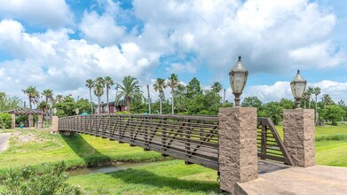 South Shore Lakes in League City, TX - Building Photo - Building Photo