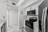 9201 Collins Ave, Unit 821 in Surfside, FL - Building Photo - Building Photo