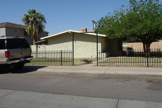 Cinnabar Arms in Phoenix, AZ - Building Photo - Building Photo