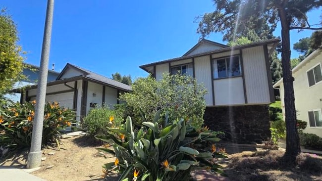 1616 Sunny Heights Dr in Los Angeles, CA - Building Photo - Building Photo