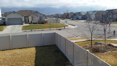 137 E 1525 N in Layton, UT - Building Photo - Building Photo