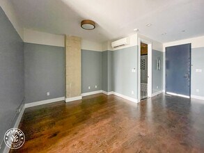 187 Kent Ave, Unit 614 in Brooklyn, NY - Building Photo - Building Photo