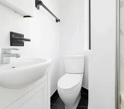 126 Elizabeth St in New York, NY - Foto de edificio - Building Photo