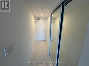 19 Western Battery Rd in Toronto, ON - Building Photo - Building Photo