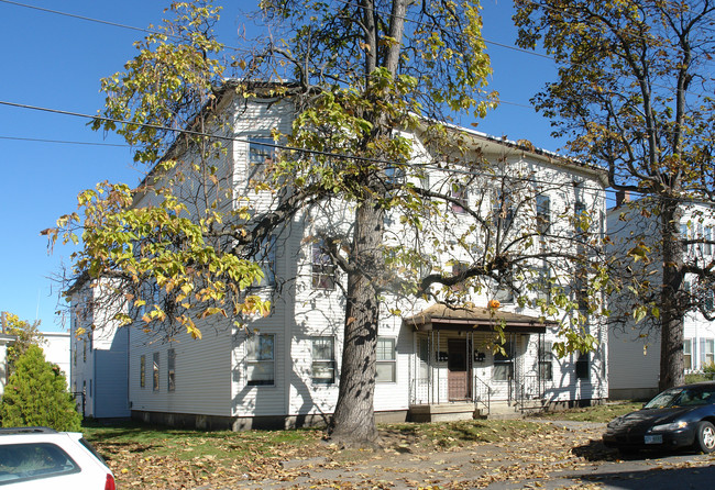 632 Silver St in Manchester, NH - Building Photo - Building Photo