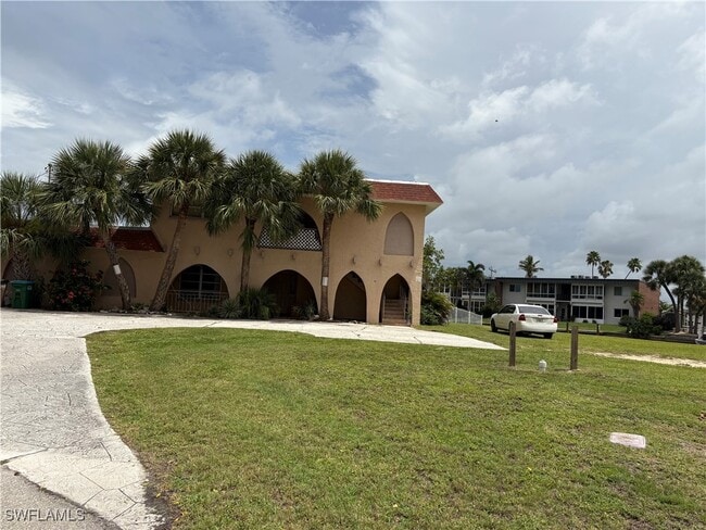property at 5101 Manor Ct