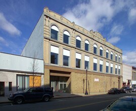 285-299 S Main St in Fall River, MA - Foto de edificio - Building Photo